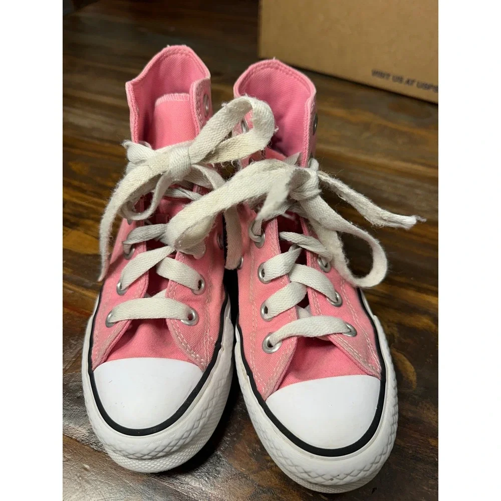 Kids Converse Chuck Taylor All Star High Top Pink Canvas Shoes‎ Size 4 Youth